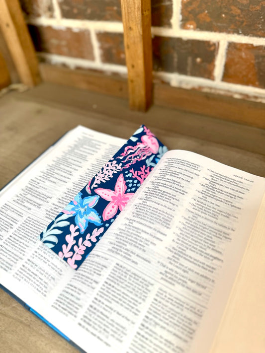 Navy Splash | Bookmark